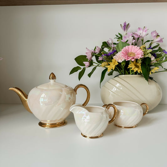 Ellgreave Iridescent Ivory Tea Set