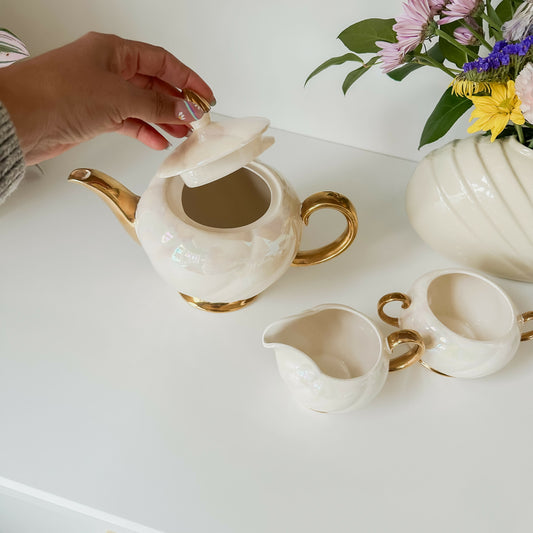 Ellgreave Iridescent Ivory Tea Set