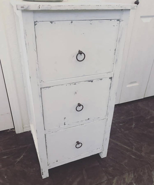 Distressed Chest of Drawers