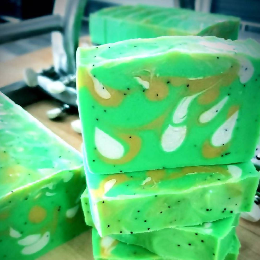 Goat Milk Soap:Peppermint EO with Poppy Seeds & Bentonite Clay